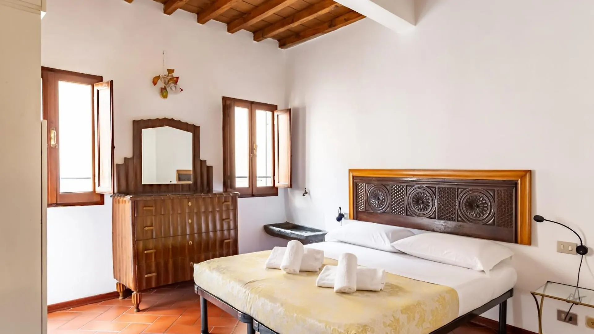 Archi Di San Frediano Lovely Apartment Флоренция 0*,